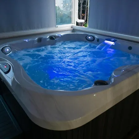 Ted's Luxury Place With Jacuzzi Apartamento Šibenik