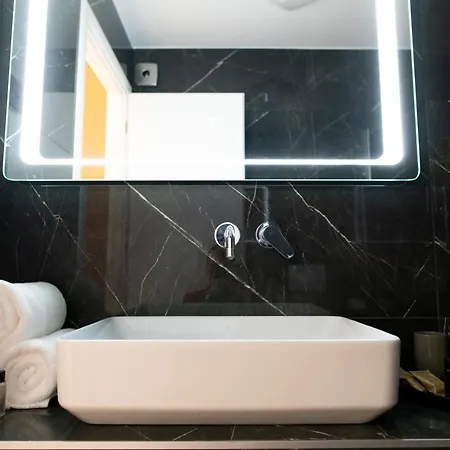Apartment Ted's Luxury Place With Jacuzzi